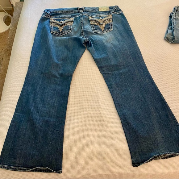 Vigoss Blue The New York Bootcut Jeans with V-Stitch Embellishments - Picture 5 of 8